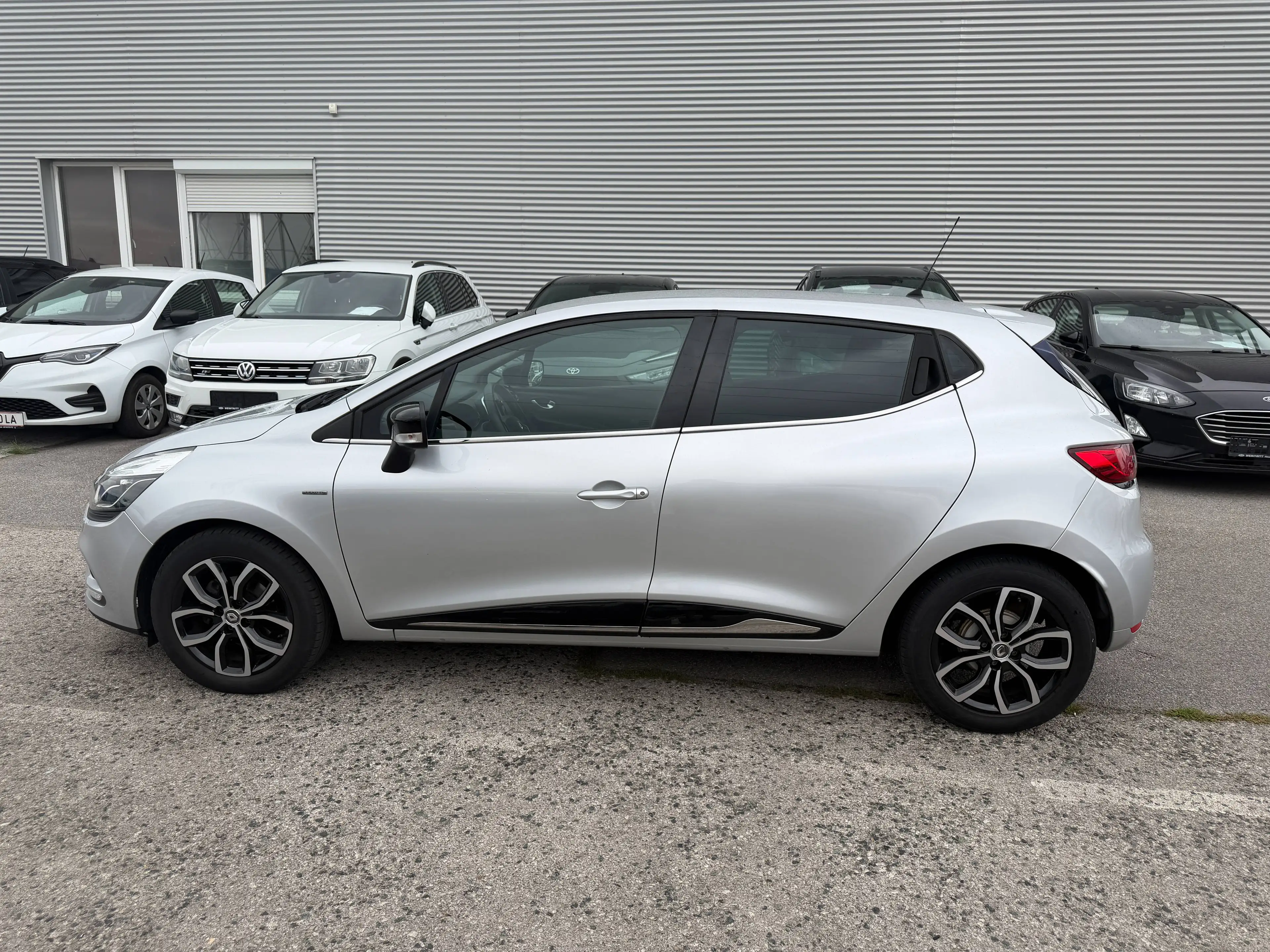 Renault Clio TCe 90 Expression — photo 6