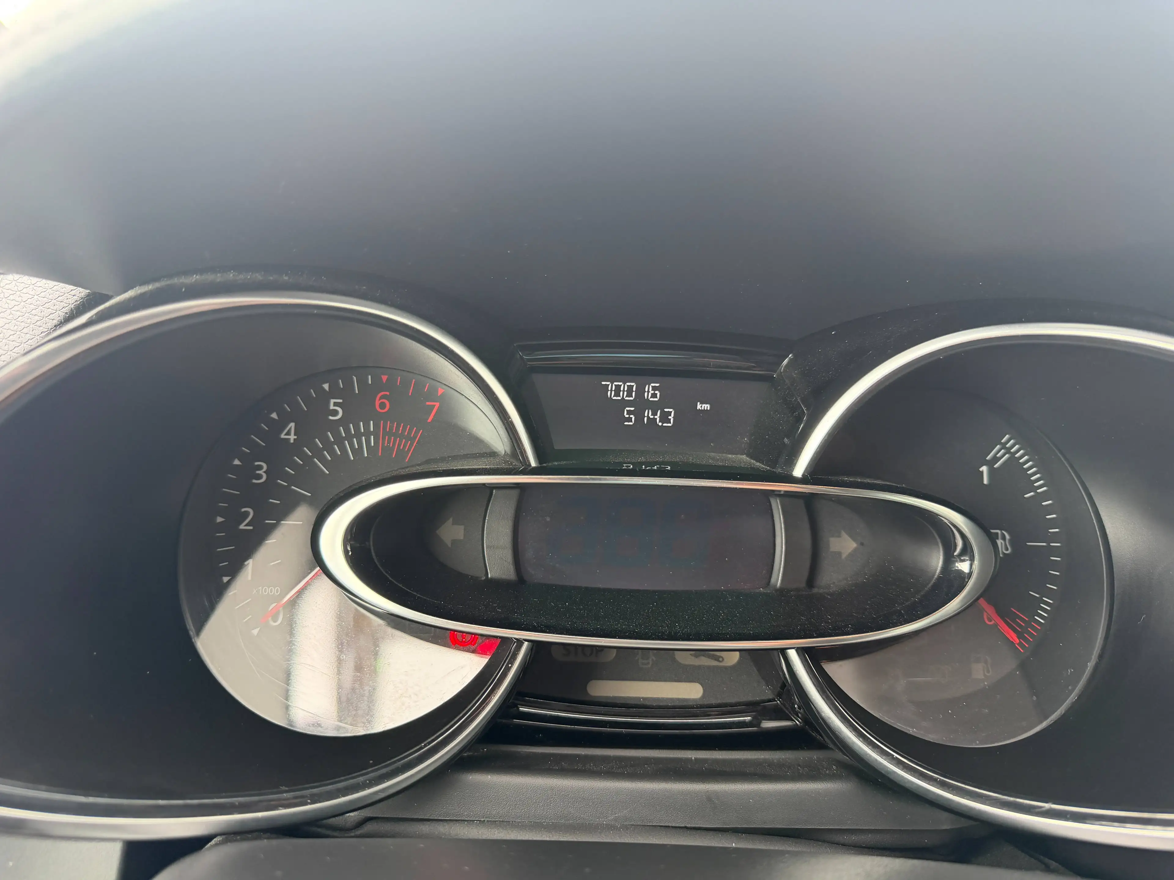 Renault Clio TCe 90 Expression — photo 10
