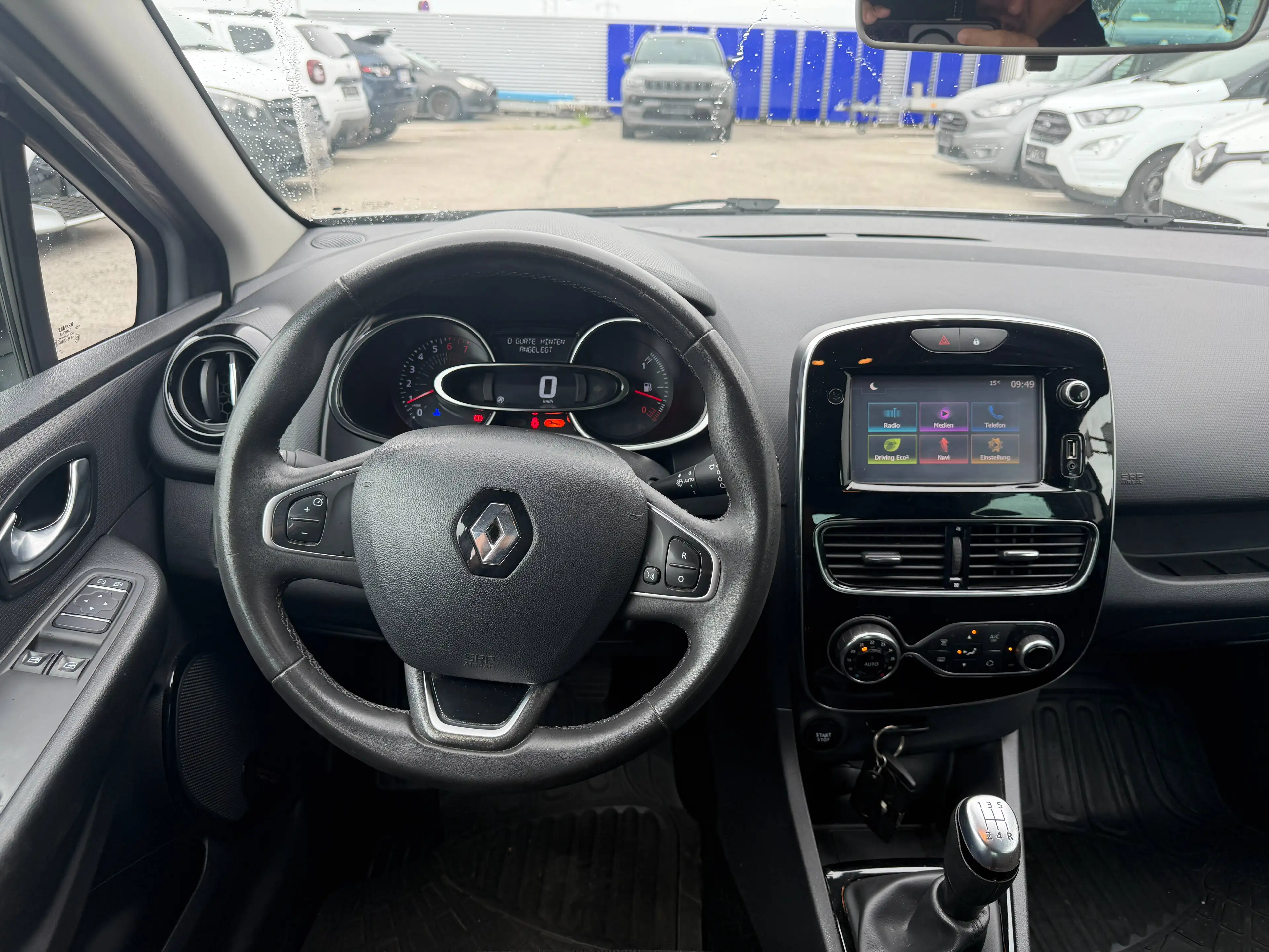 Renault Clio TCe 90 Expression — photo 9