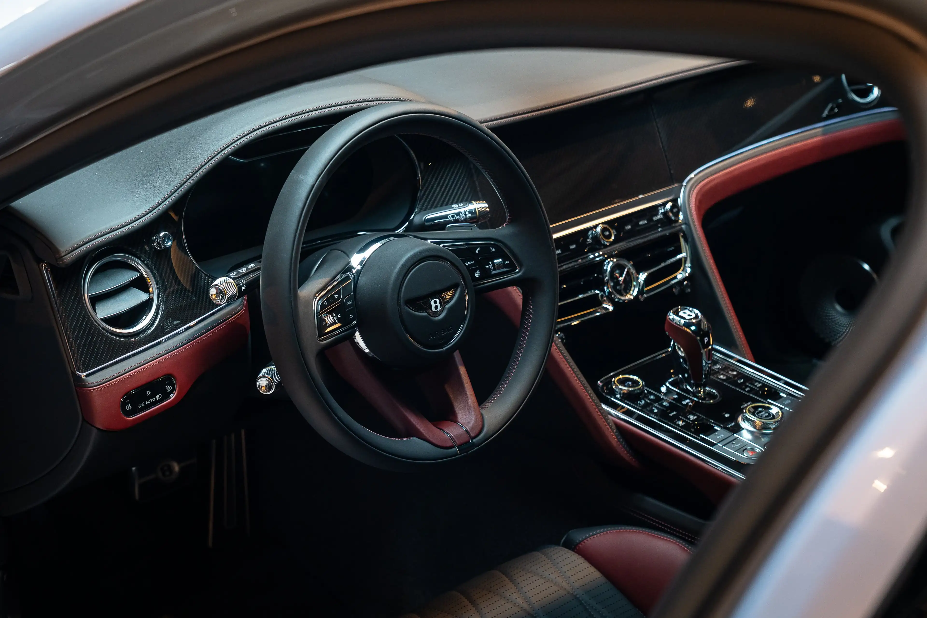 Bentley Flying Spur 2.9 V6 Hybrid S Mulliner - Price new : 330.000€ — photo 14