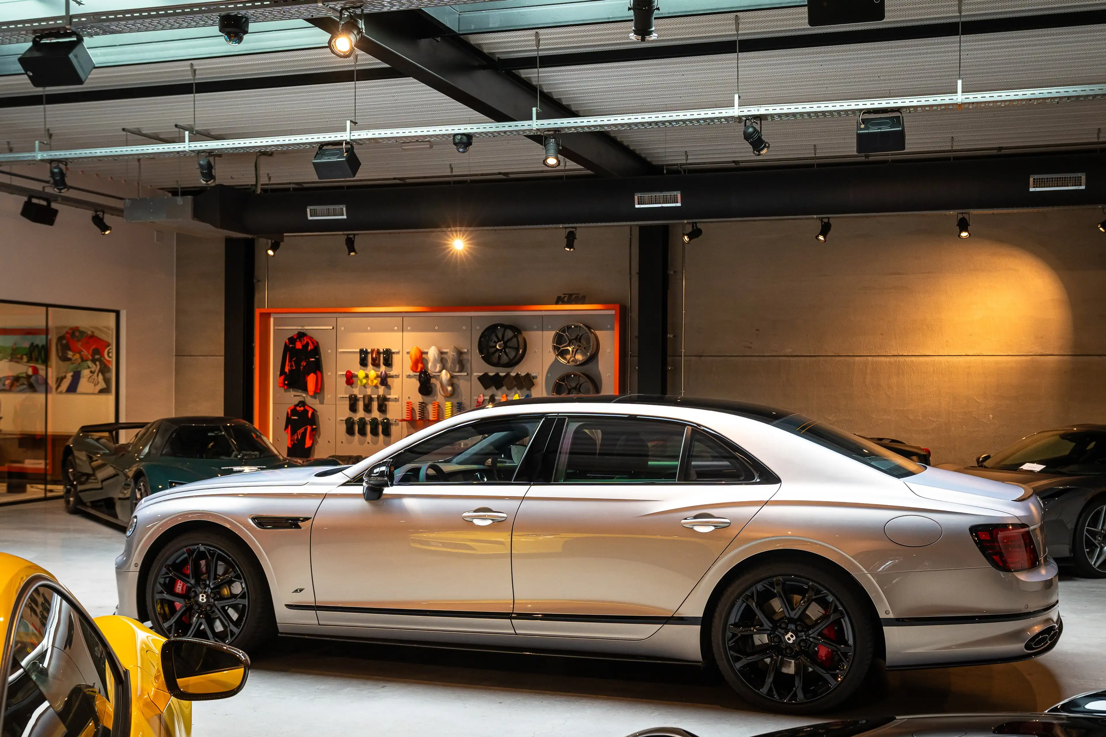 Bentley Flying Spur 2.9 V6 Hybrid S Mulliner - Price new : 330.000€ — photo 5