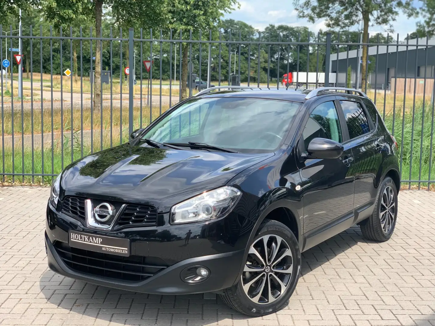 Nissan Qashqai 2.0 Tekna | PANO | CRUISE | TREKHAAK | CLIMA Zwart - 1