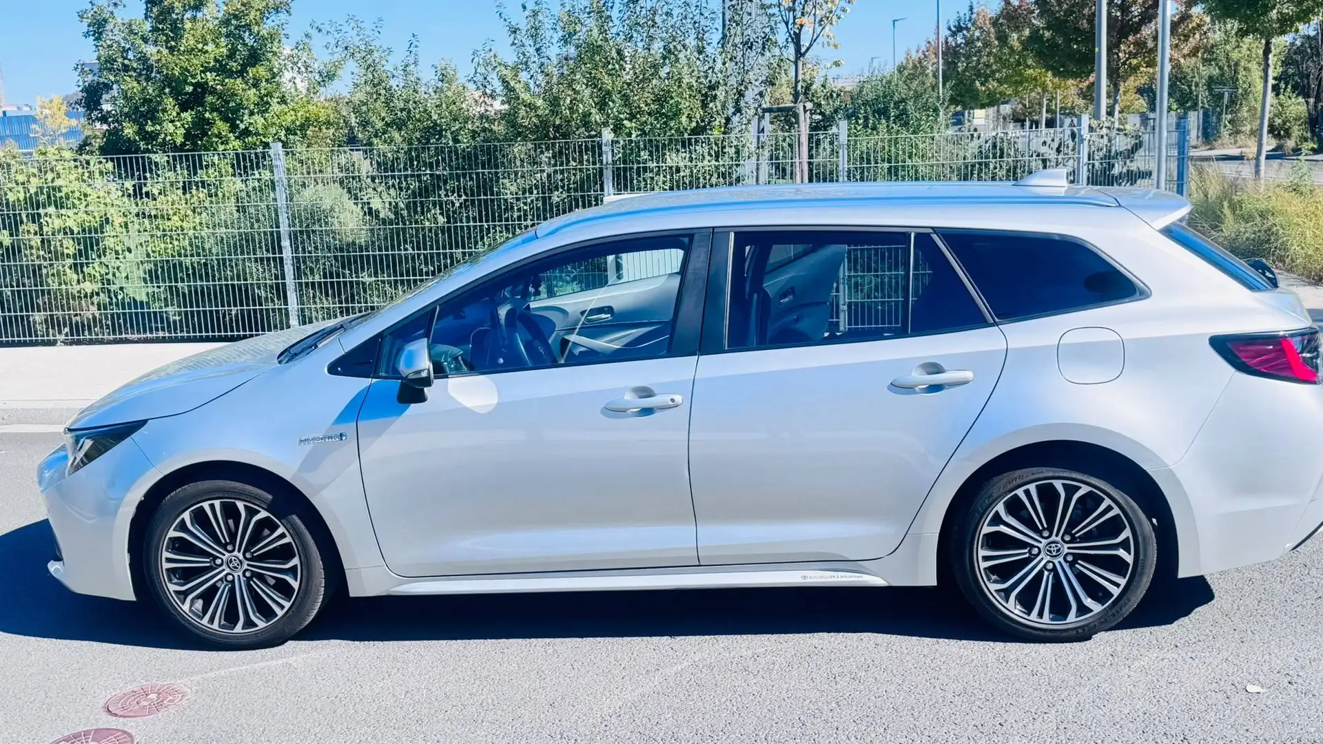 Toyota Corolla Toyota Corolla Touring Sports 1.8 Hybrid Active Drive Silber - 1