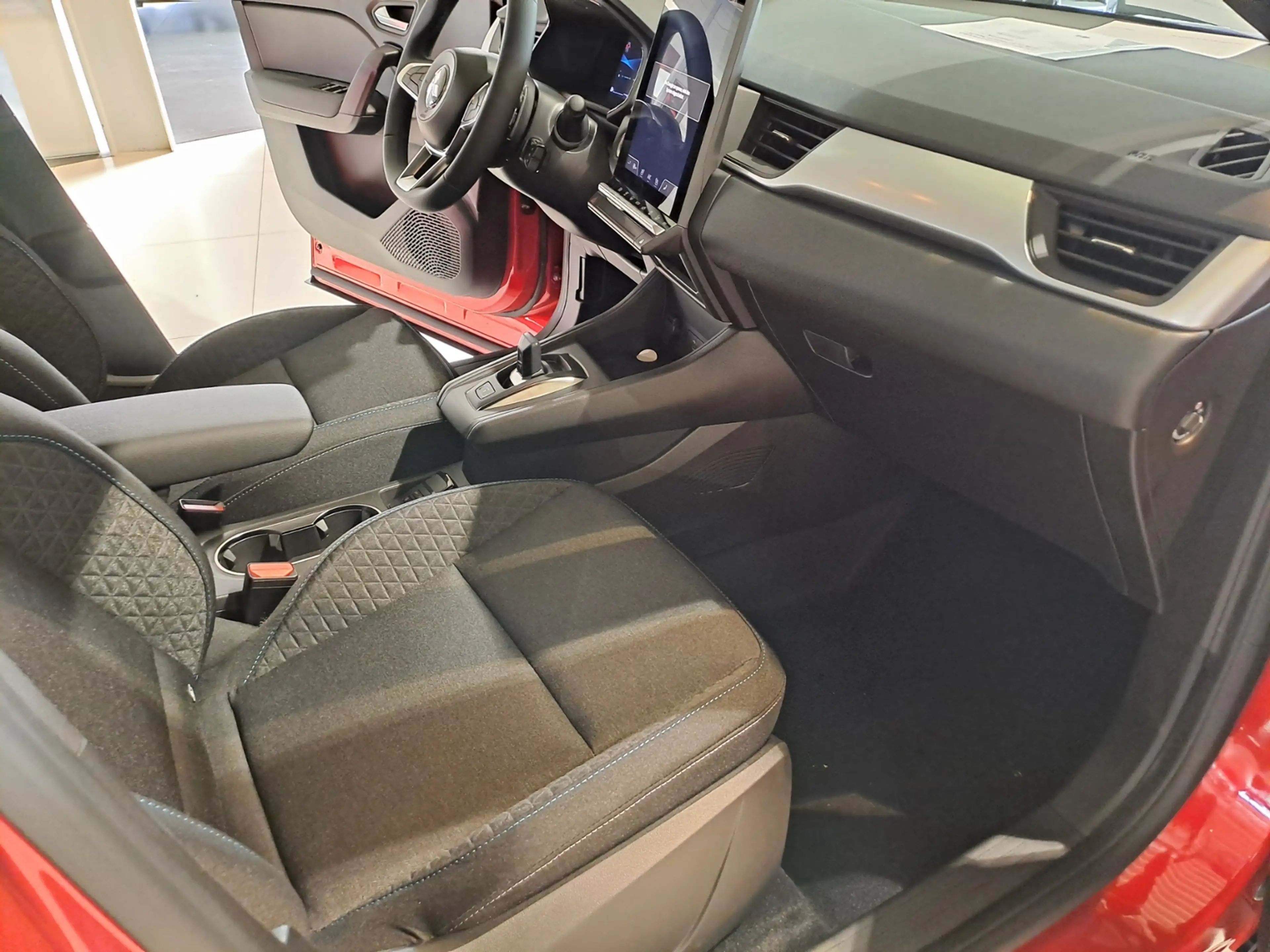 Mitsubishi Grandis 1.8 HEV 116 kW Diamant PLUS — photo 15