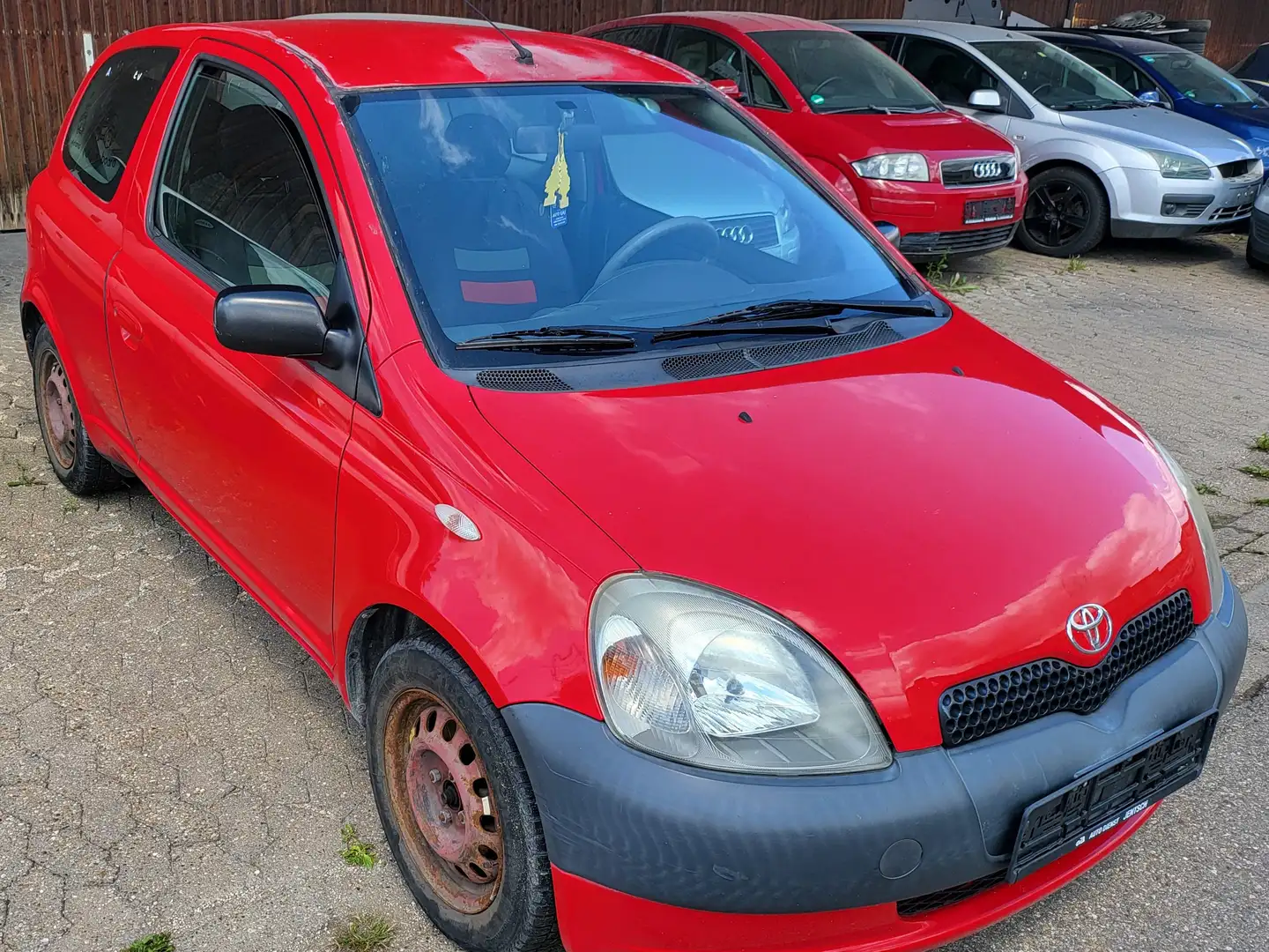 Toyota Yaris 1.0 linea eco, tüv : 10.26. Rot - 1