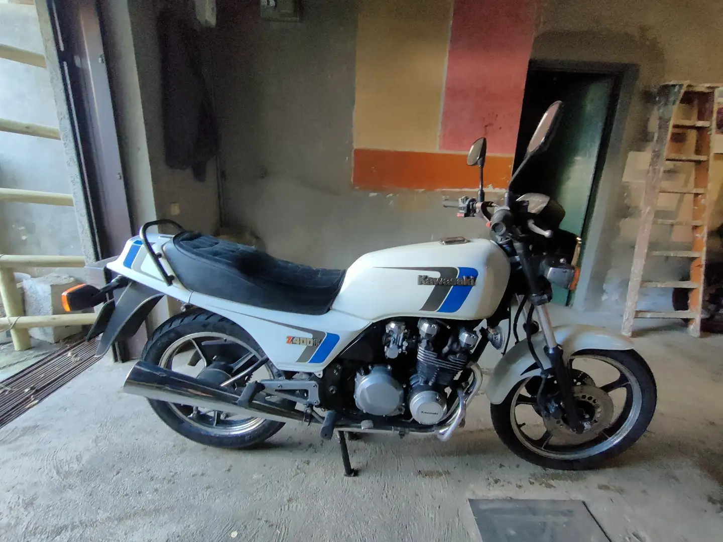 Kawasaki KZ 400 Beyaz - 2