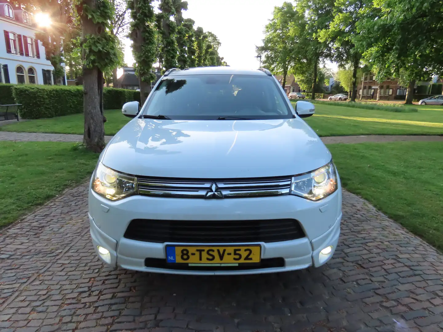 Mitsubishi Outlander 2.0 PHEV Instyle+ Ecc Adaptive Cruisecontrol Leer Wit - 2