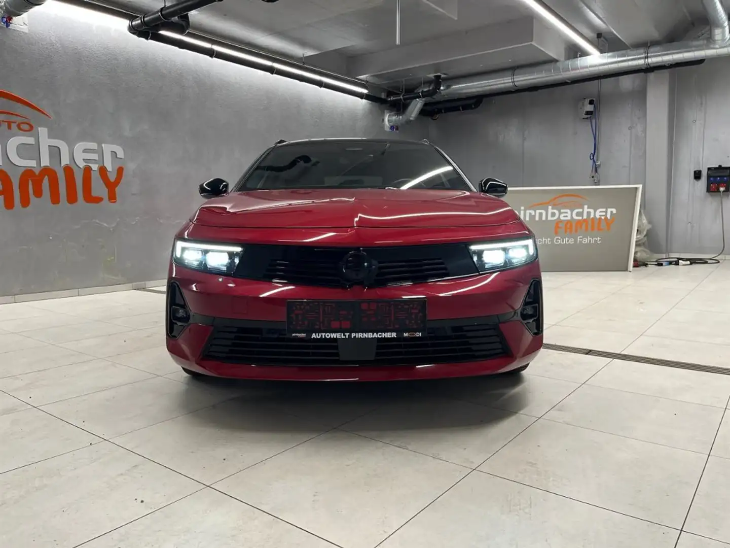 Opel Astra Kombi ST 1,2 Turbo GS Aut. Rot - 2