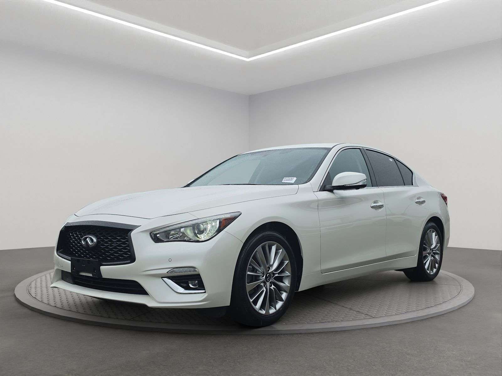 2021 Infiniti Q50 LUXE