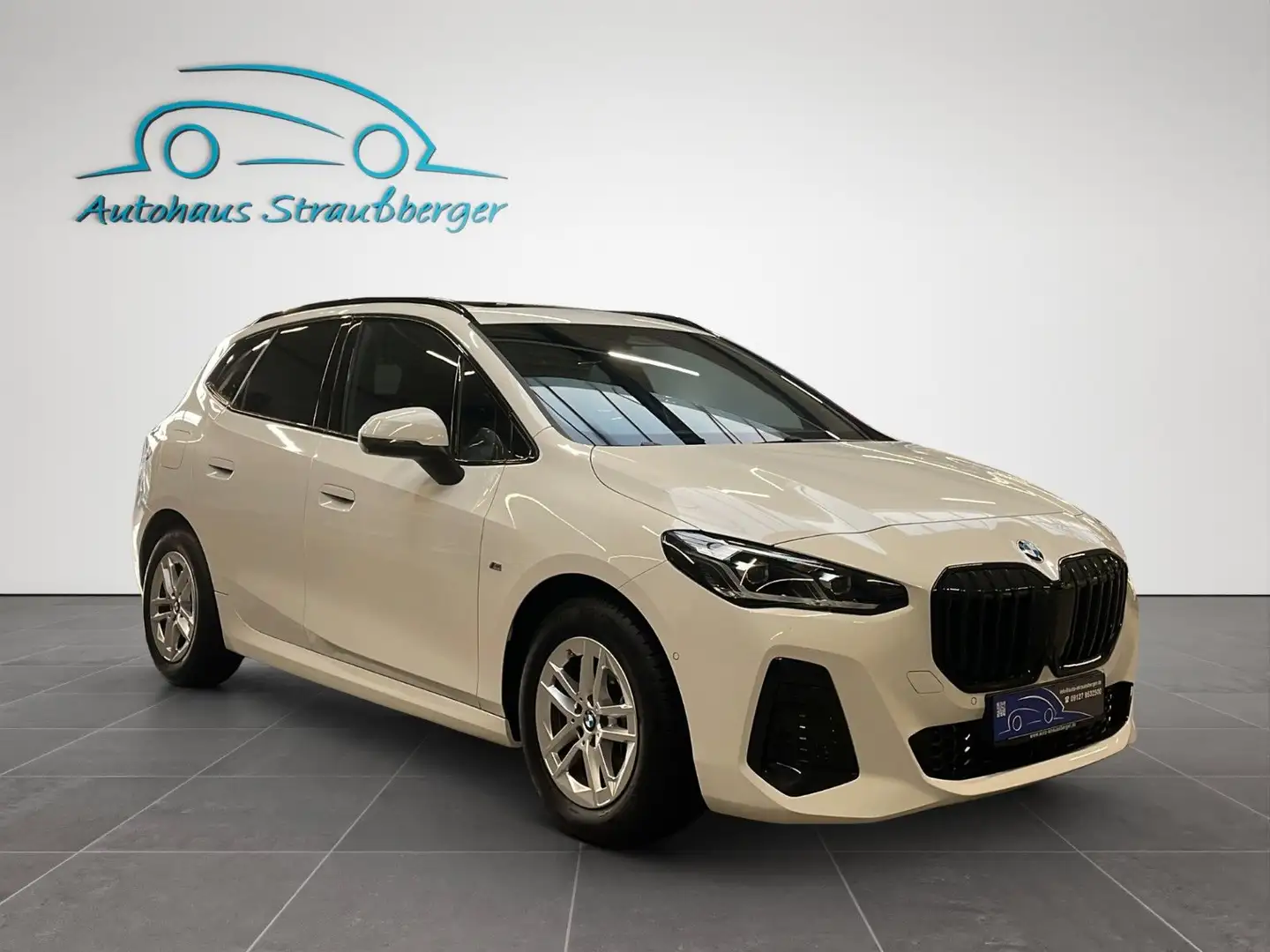 BMW 220 220i AT M Sport AHK ACC PANO H/K 360° DA+ adpLED Weiß - 2