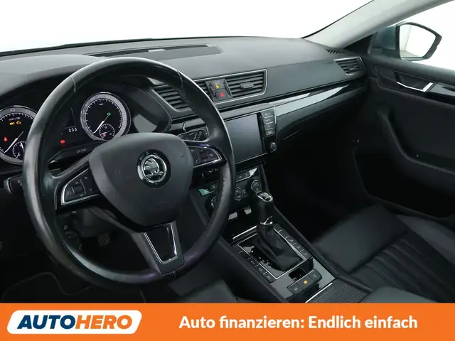 Skoda Superb view 11