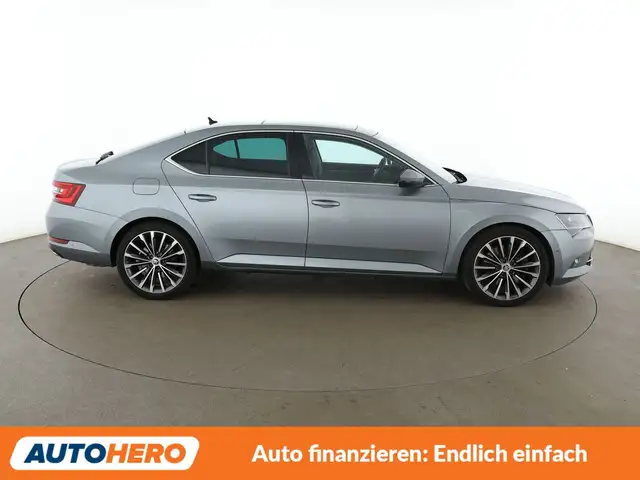 Skoda Superb view 7
