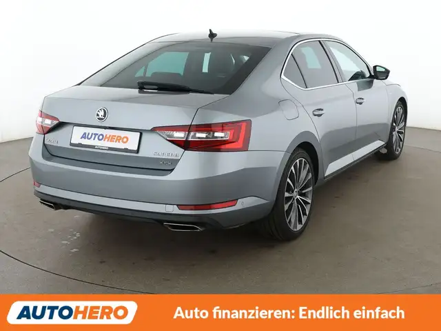 Skoda Superb view 6