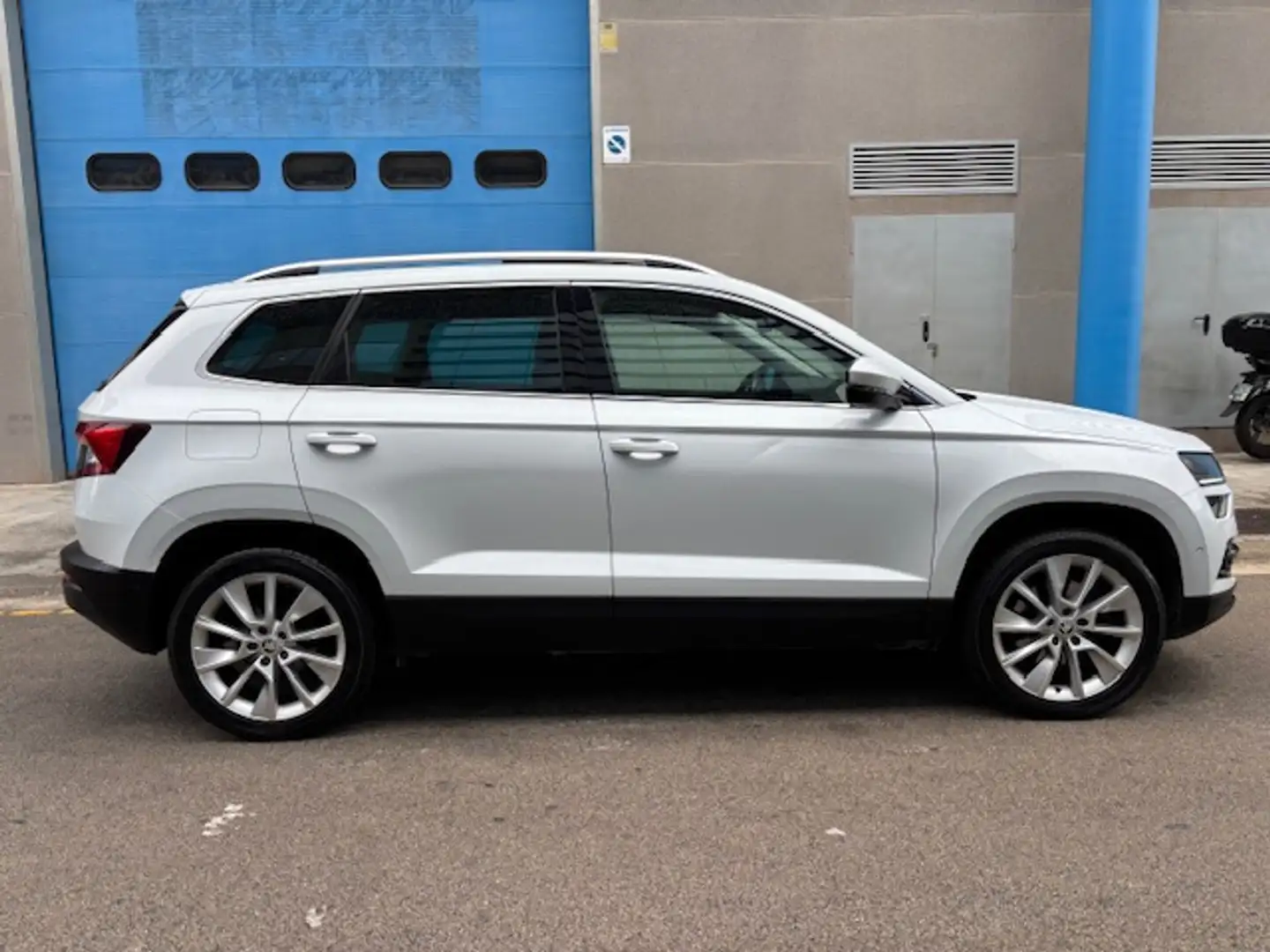 Skoda Karoq 1.5 TSI Sportline ACT DSG Weiß - 1