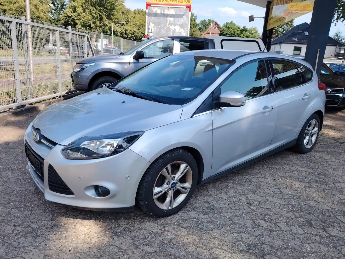 Ford Focus Lim. Champions Edition Silber - 1