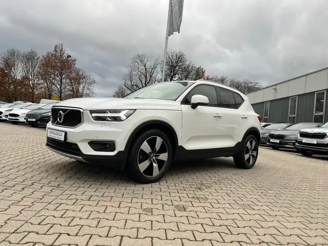 Volvo XC40 D3 Momentum Pro *LED Navi ACC Pano-SD DAB*