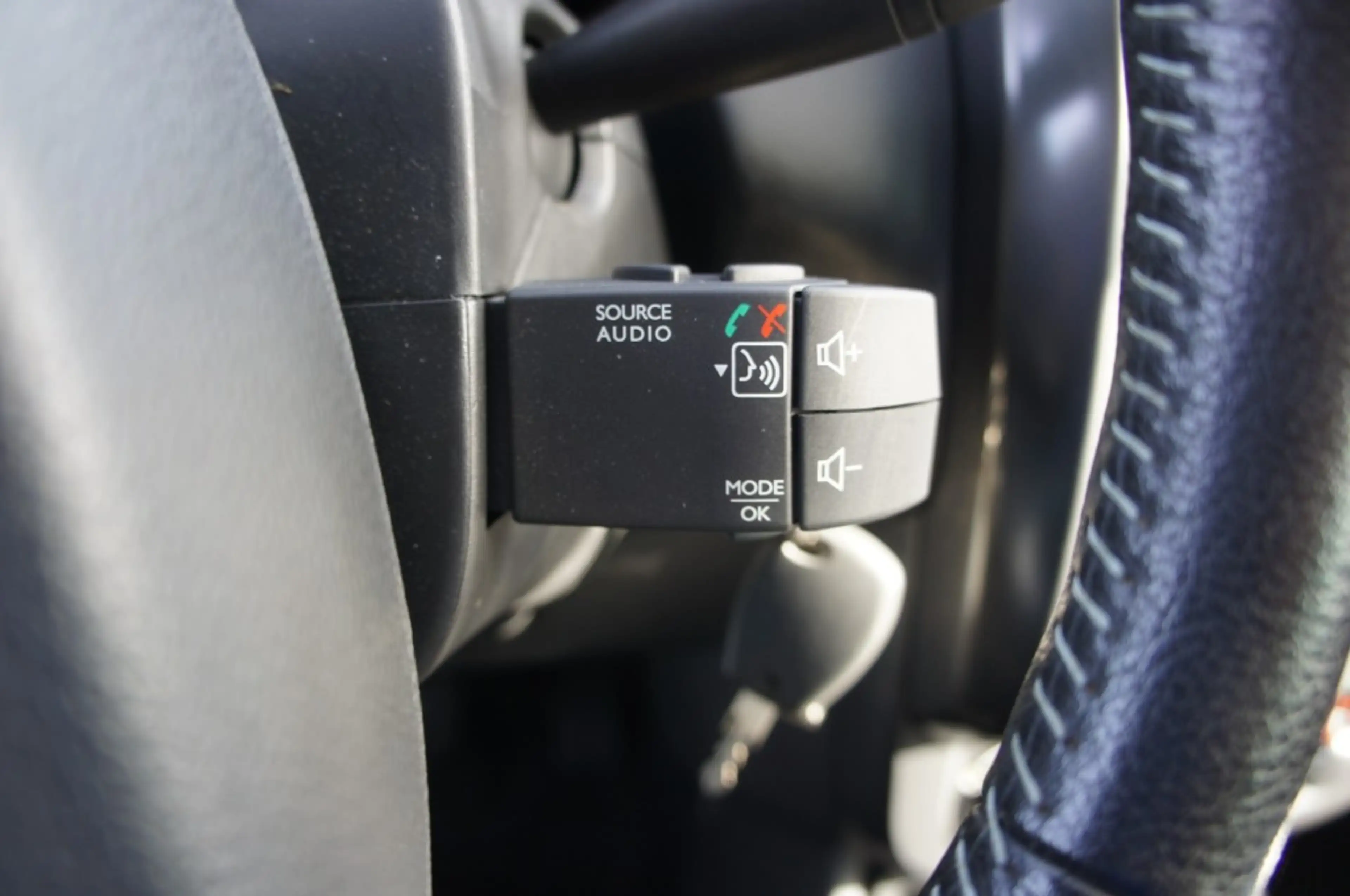 Dacia Duster 1.2 TCE 4X2 LAUREATE 1eEIG NAVI/CRUISE/PDC KEURIGE — photo 13