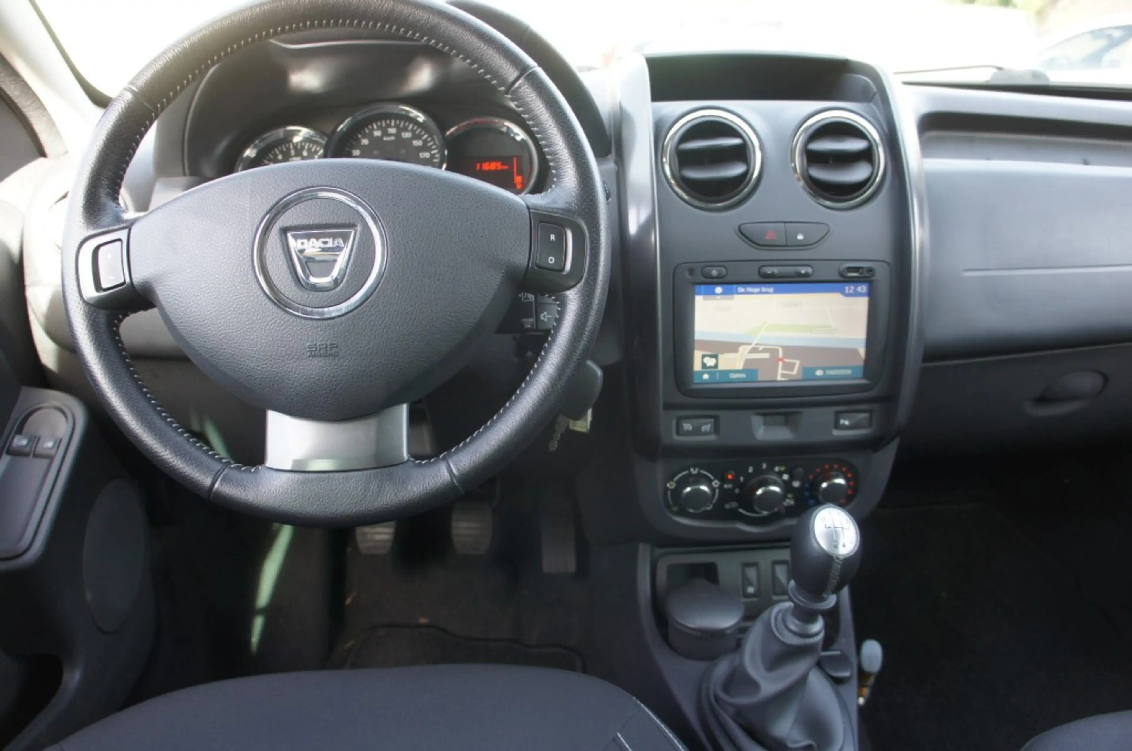 Dacia Duster 1.2 TCE 4X2 LAUREATE 1eEIG NAVI/CRUISE/PDC KEURIGE — photo 9