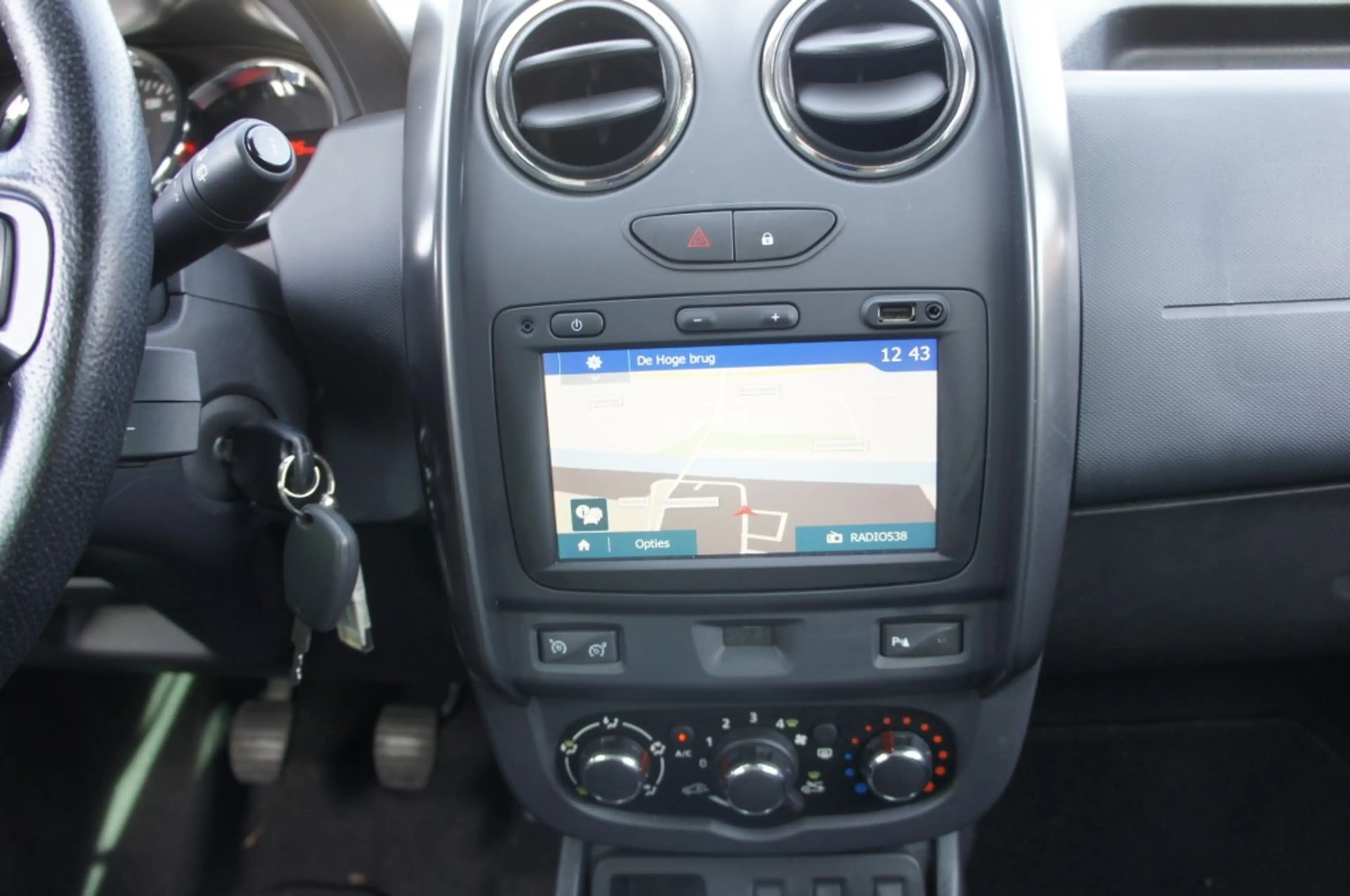 Dacia Duster 1.2 TCE 4X2 LAUREATE 1eEIG NAVI/CRUISE/PDC KEURIGE — photo 11