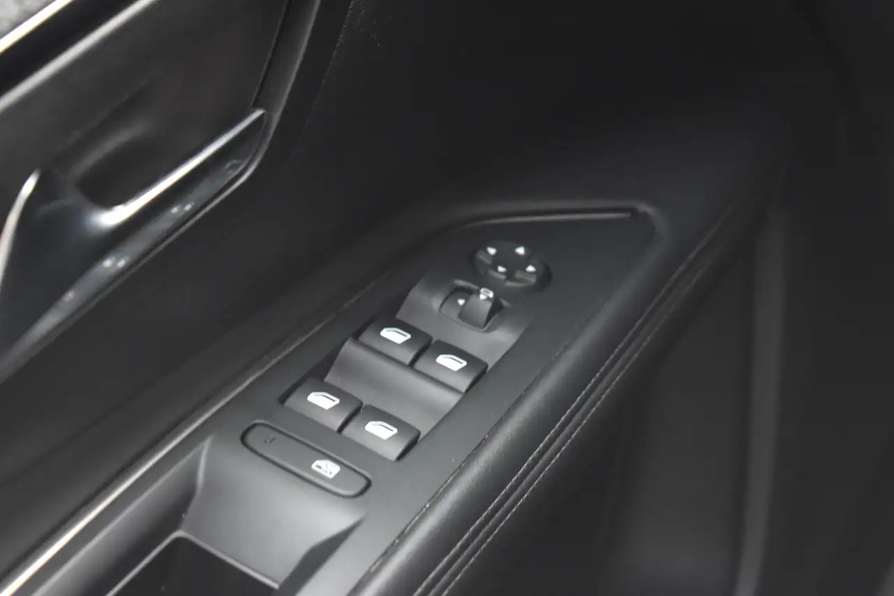 Peugeot 5008 1.2 7-PERSOONS PANODAK LMV NAVI, миниатюра 15