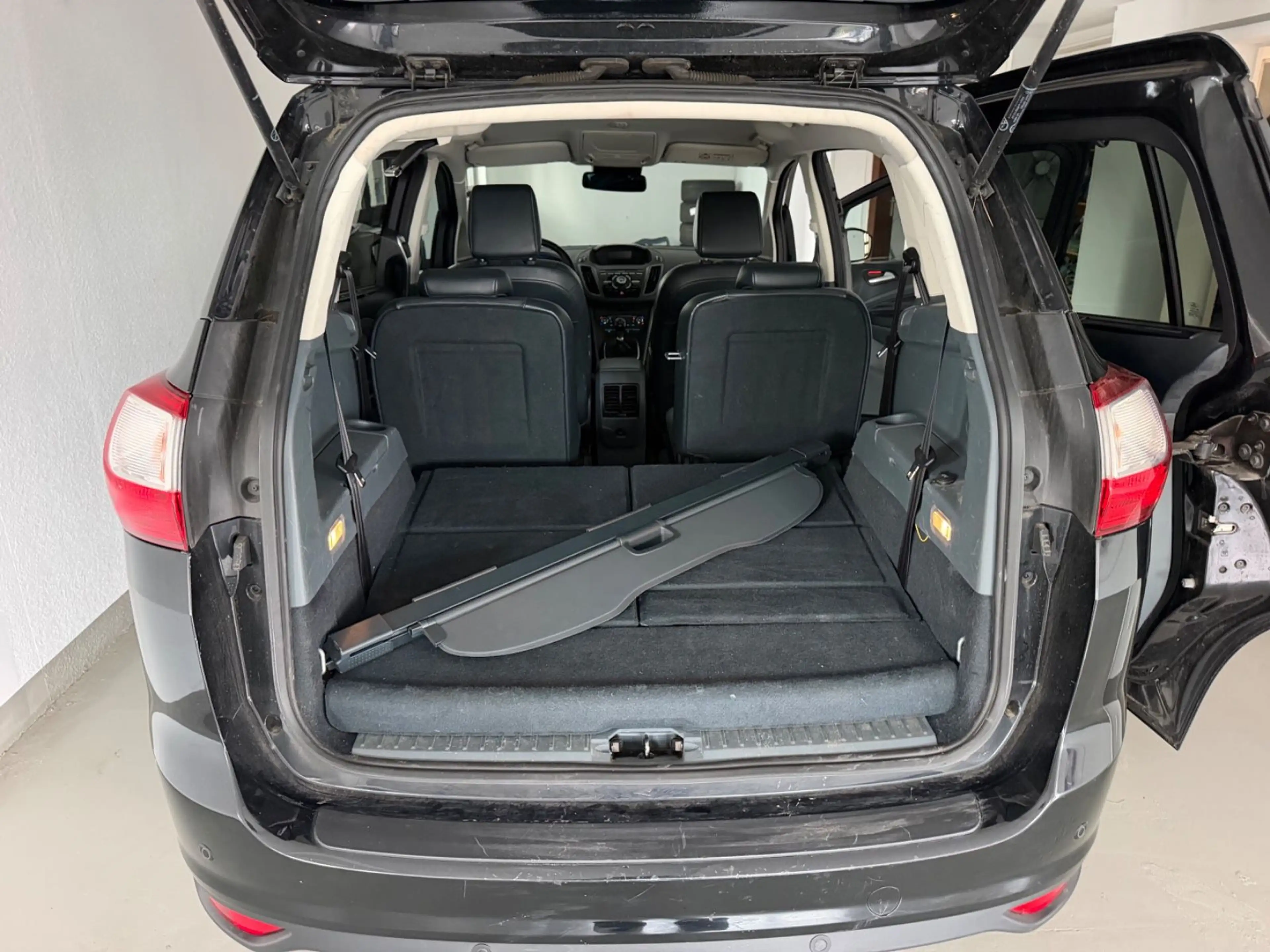 Ford Grand C-Max Titanium 7Sitzer Navi Kamera — photo 10