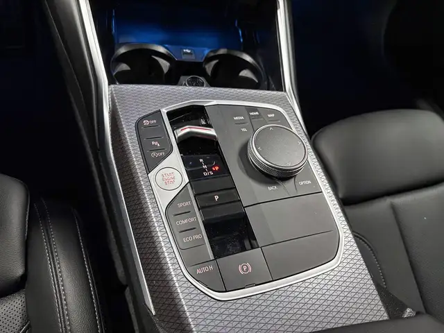 BMW 3 Series view 13