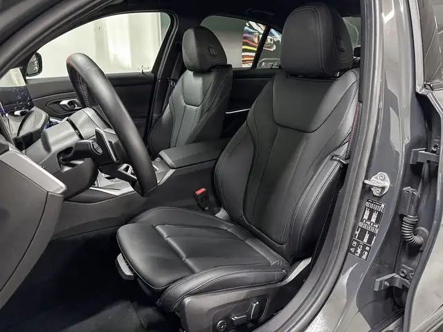 BMW 3 Series view 9