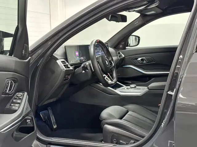 BMW 3 Series view 8