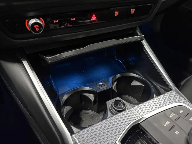 BMW 3 Series view 15