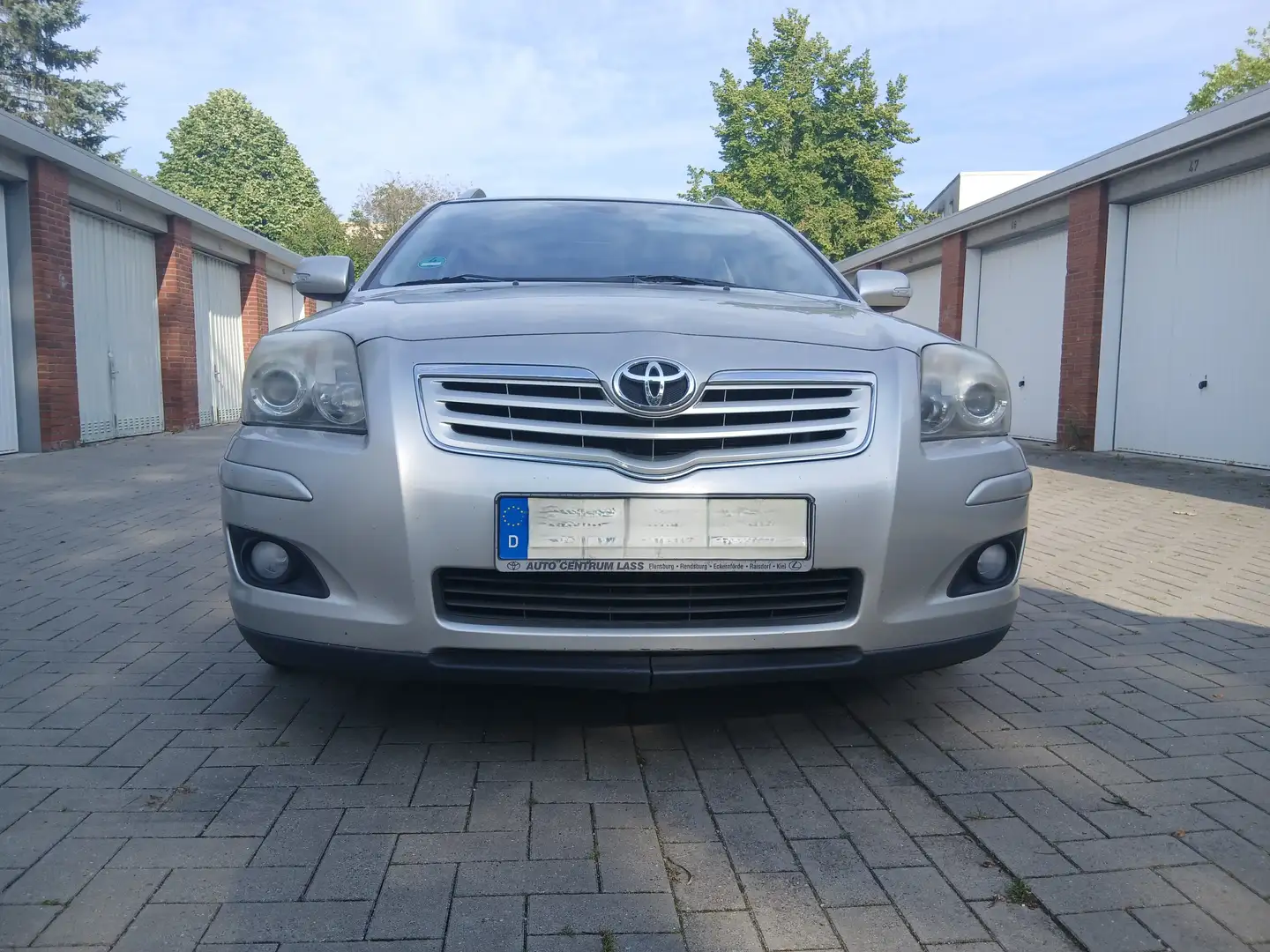 Toyota Avensis Avensis 1.8 VVT-i Combi Sol Silber - 1