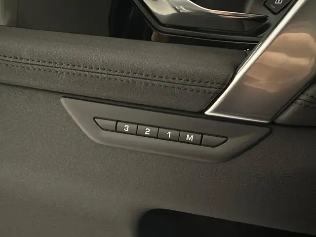 Land Rover Discovery Sport view 13