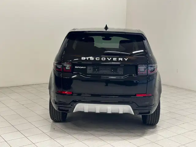Land Rover Discovery Sport view 7