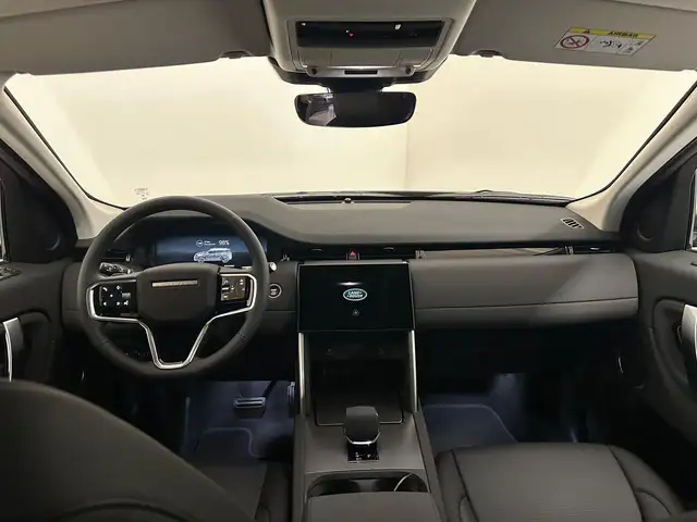 Land Rover Discovery Sport view 4