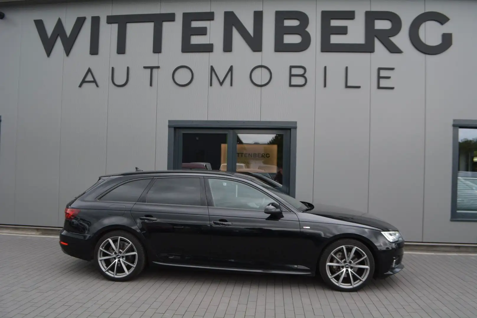 Audi A4 Avant quattro S-LineSport+-LED-Navi-VirtualCo Schwarz - 1