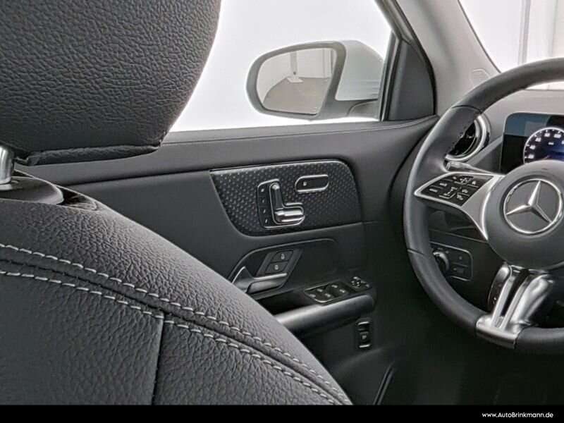 Mercedes-Benz GLA 220