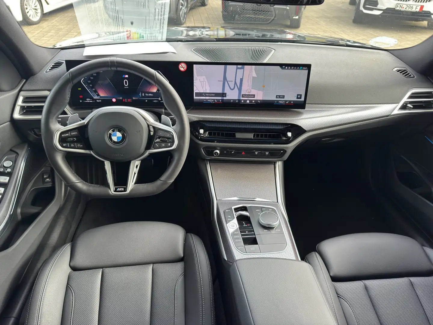 BMW 318 i Touring M Sport AHK Komfortzugang AdLED SH Schwarz - 2