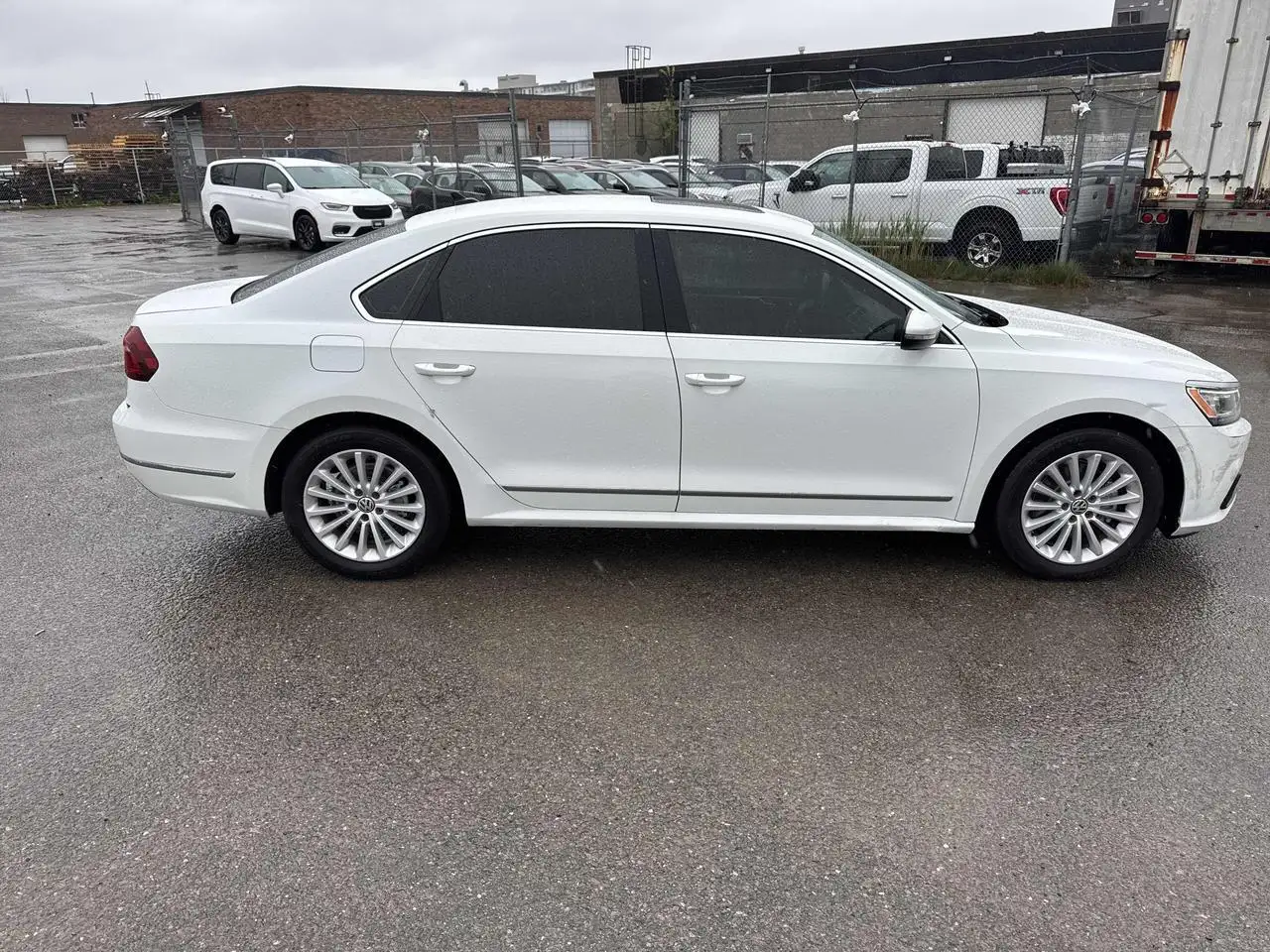 Volkswagen Passat photo Volkswagen Passat