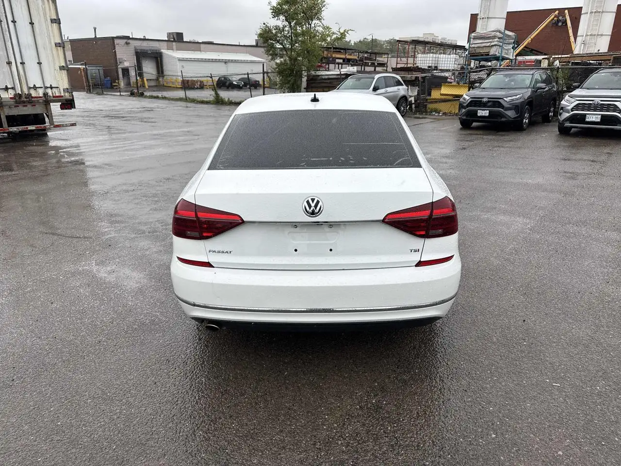 Volkswagen Passat photo Volkswagen Passat