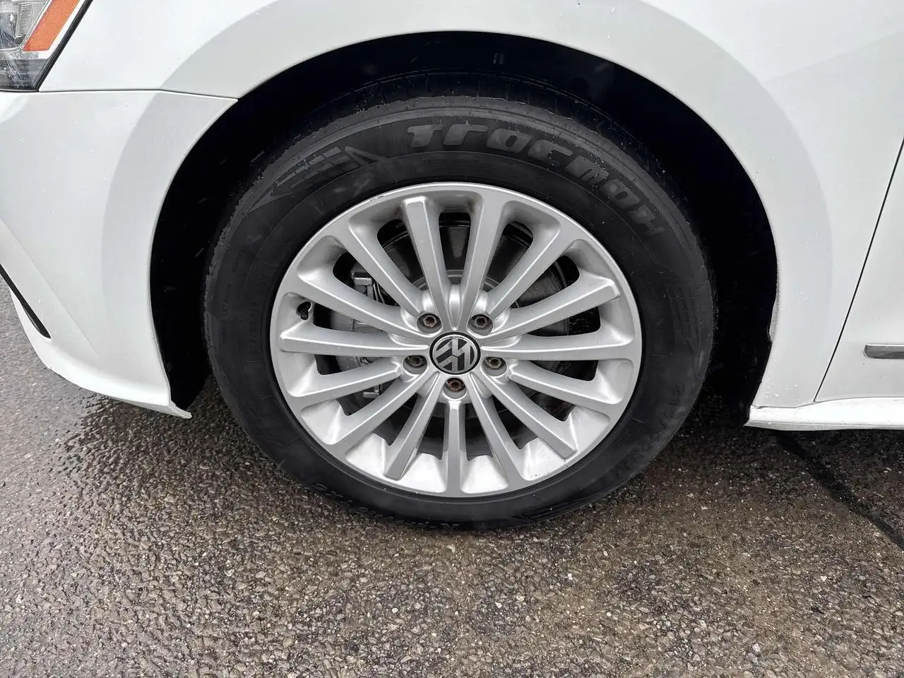 Volkswagen Passat photo Volkswagen Passat