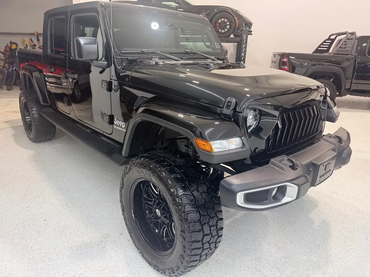 Jeep Gladiator снимка Jeep Gladiator