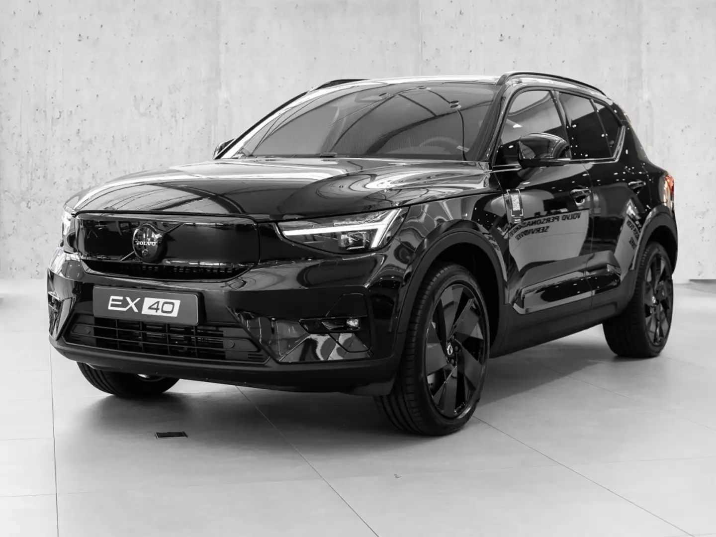 Volvo EX40 Black Edition Single Motor Extended Range Elektris Schwarz - 2
