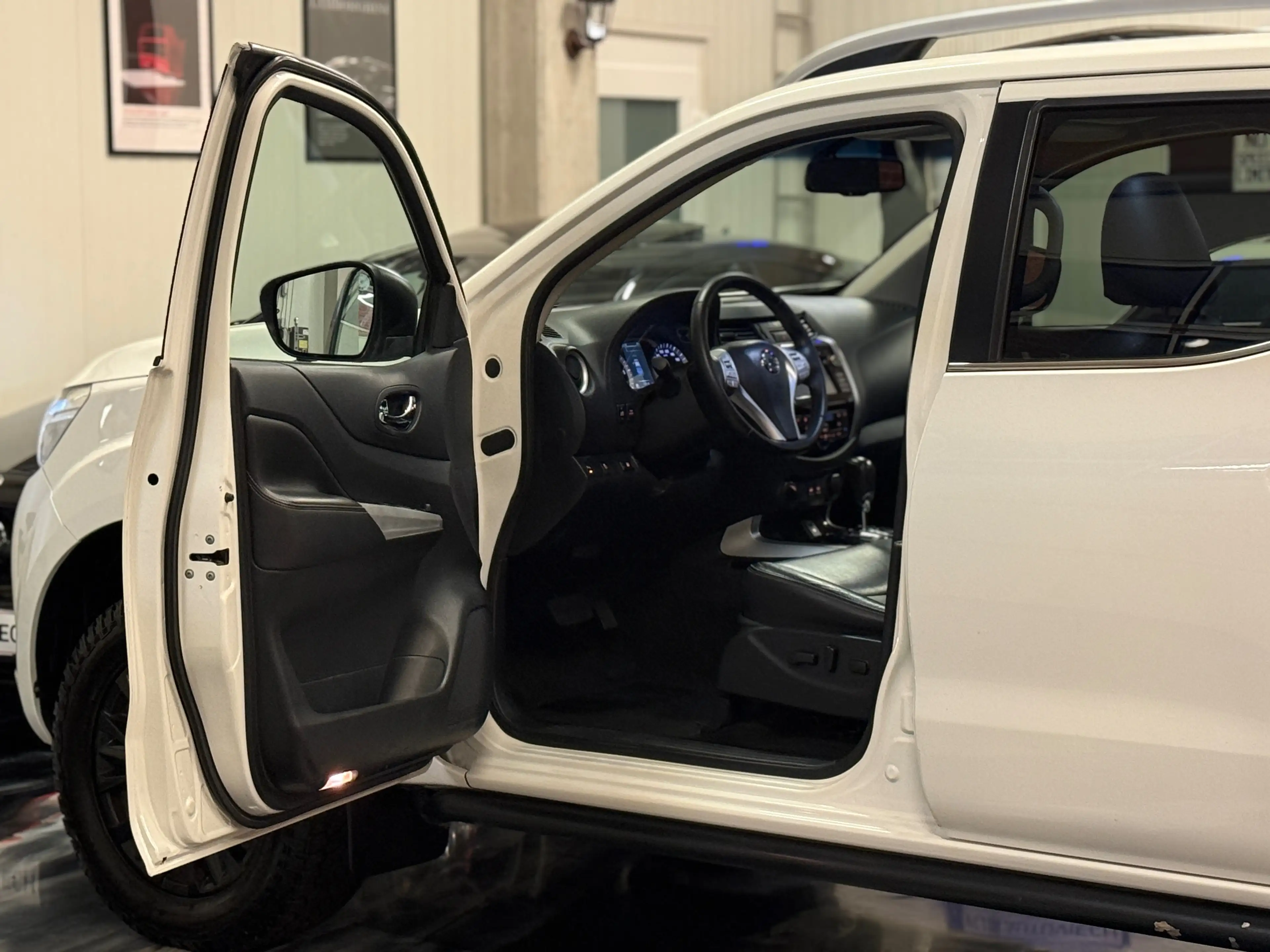 Nissan NP300 Visia King Cab 4x4*1Besitz*Vollausstattung*Trek1* — photo 15