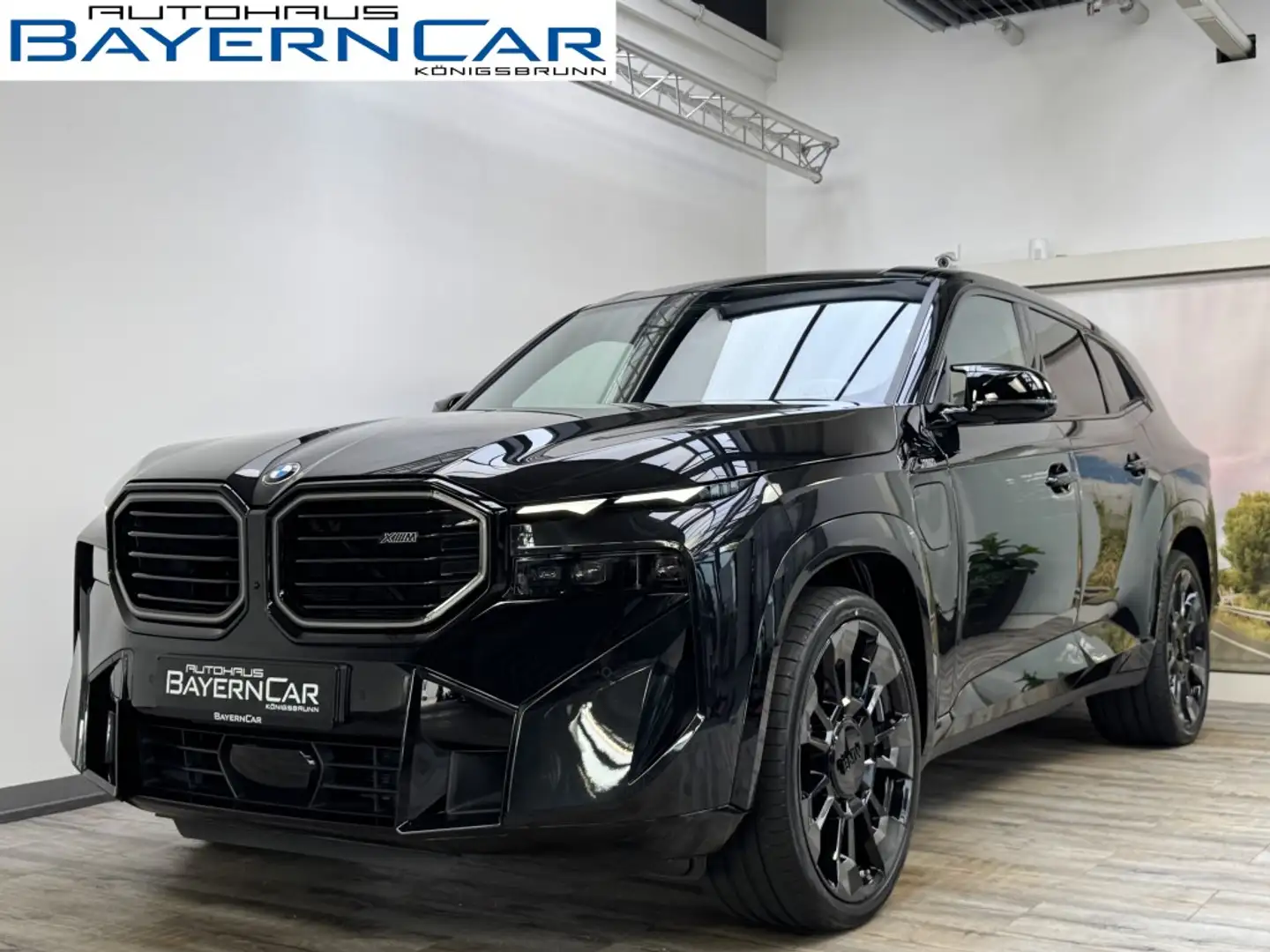 BMW XM 50e AHK 360° ACC+ Massage Sitzlüftung Schwarz - 1
