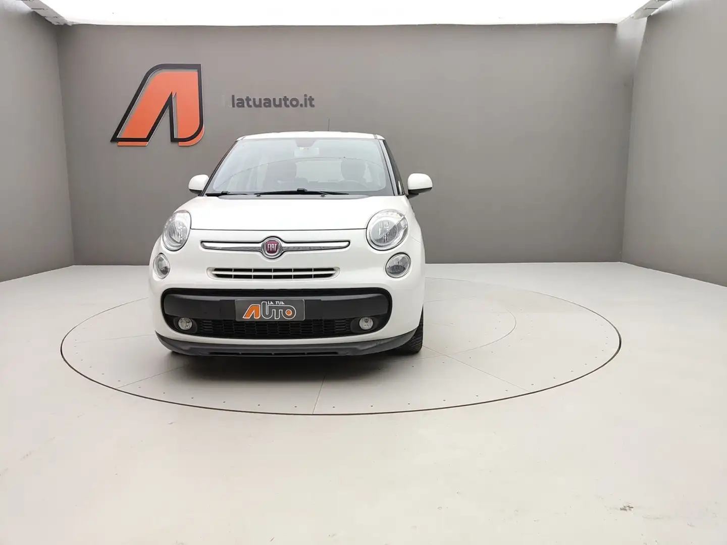 Fiat 500L 1.3 MJT 95CV POP STAR Bílá - 2