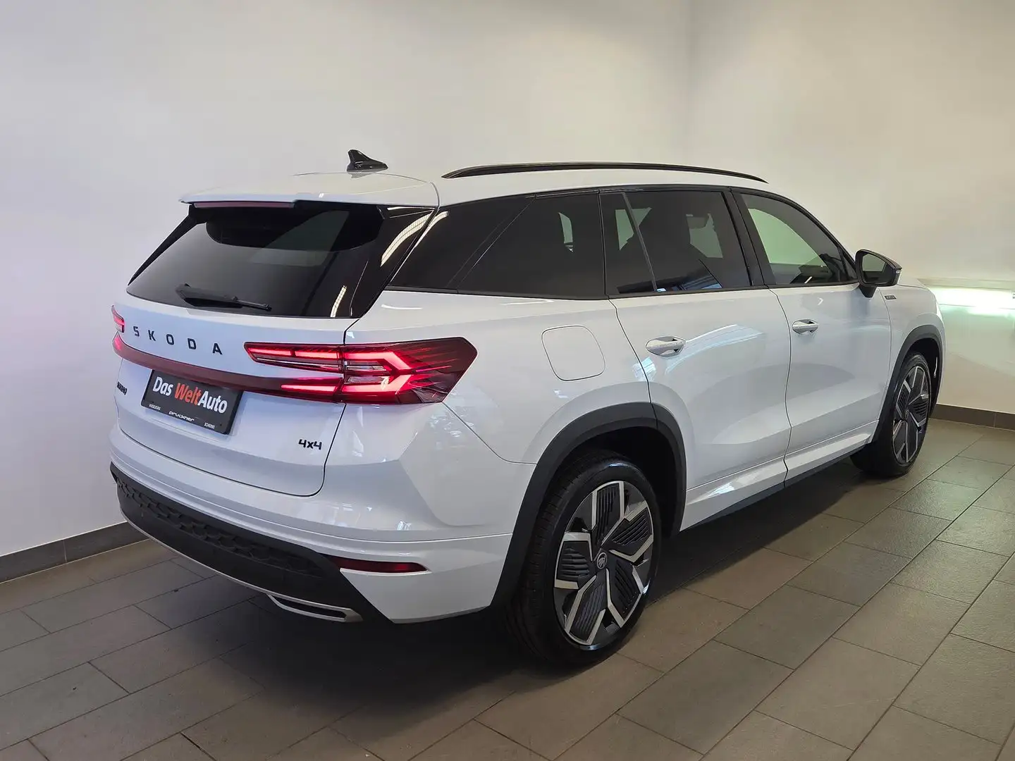 Skoda Kodiaq 4x4 Sportline TDI DSG Weiß - 2