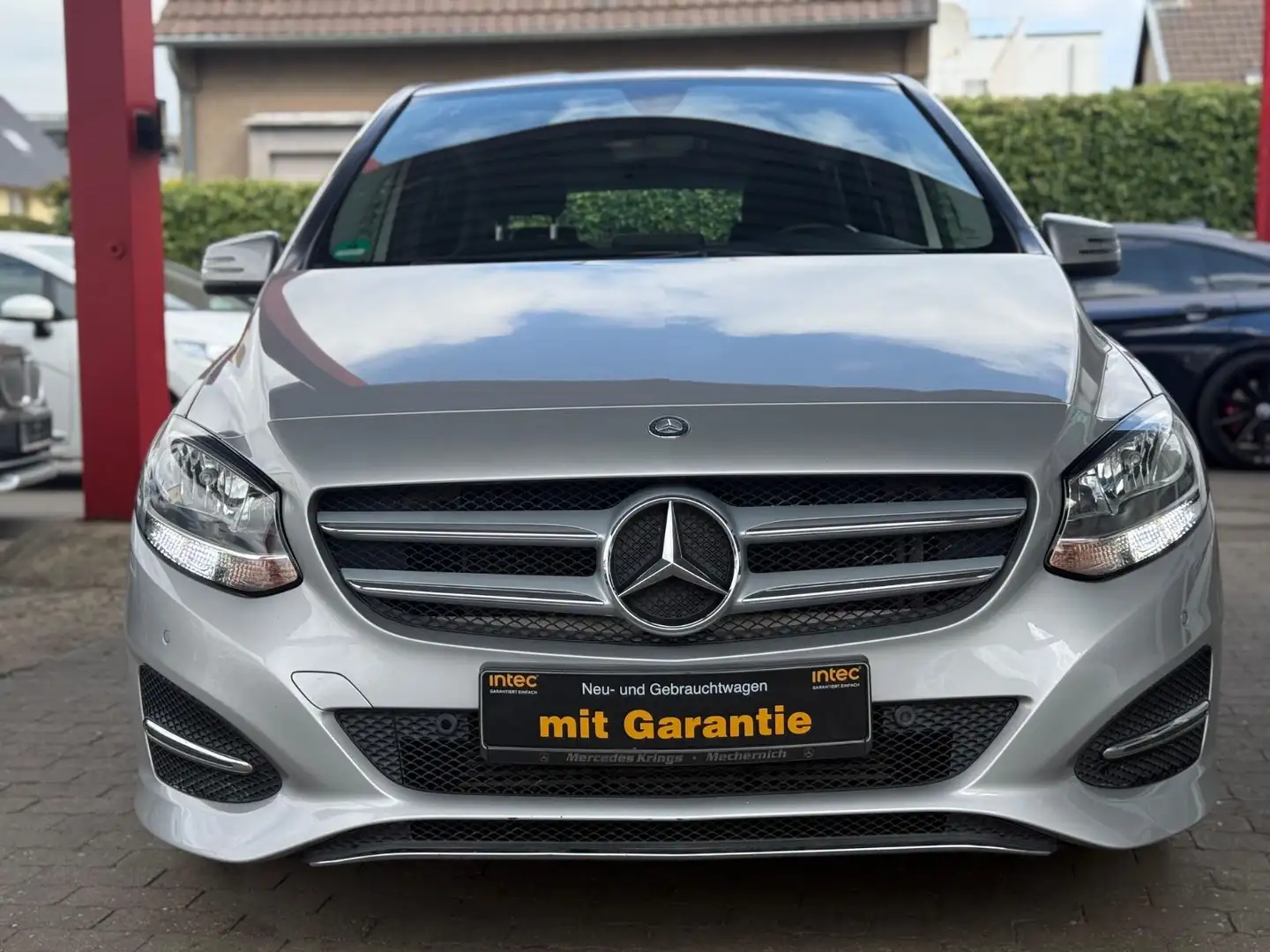 Mercedes-Benz B 180 /STYLE/SHZ/NAVI/MODELLPFLEGE/PARKPILOT Argintiu - 2