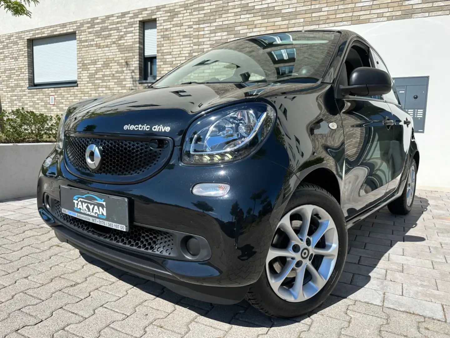 smart forFour forfour electric drive / EQ* 1.Hand*Navi Schwarz - 2