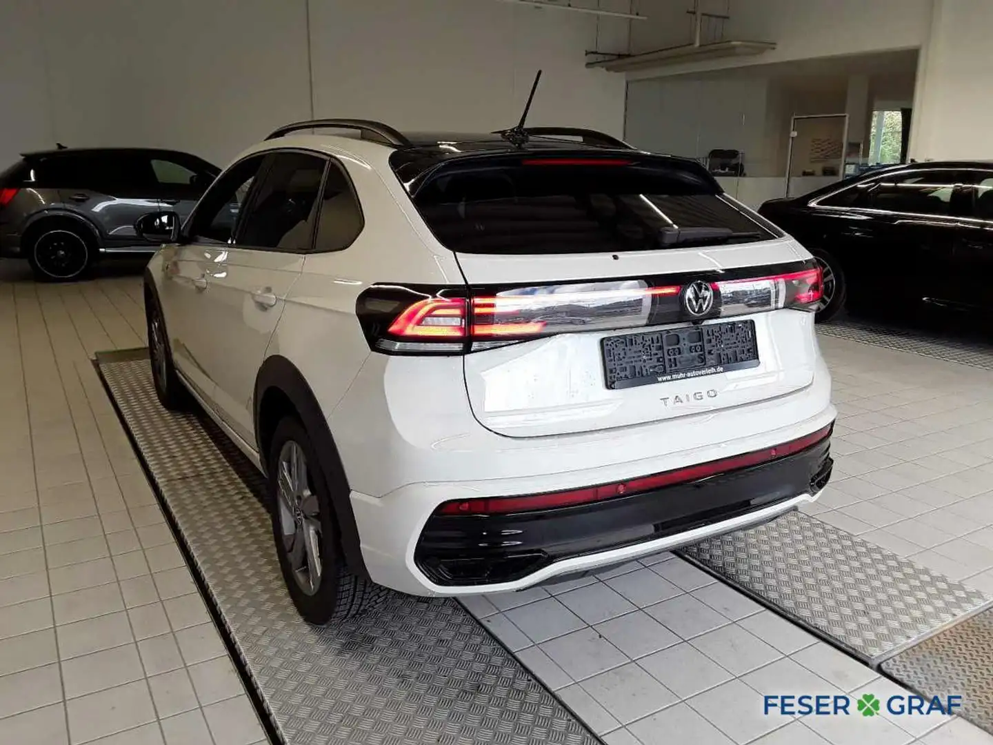 Volkswagen Taigo R-Line 1.5 TSI DSG 150PS Grau - 2