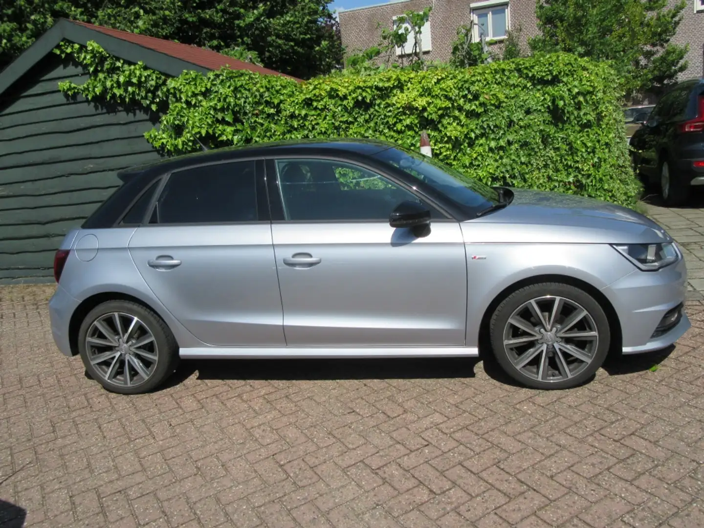 Audi A1 Sportback 1.0 TFSI S-Line Adrenalin | Navi | Cruis Gris - 2