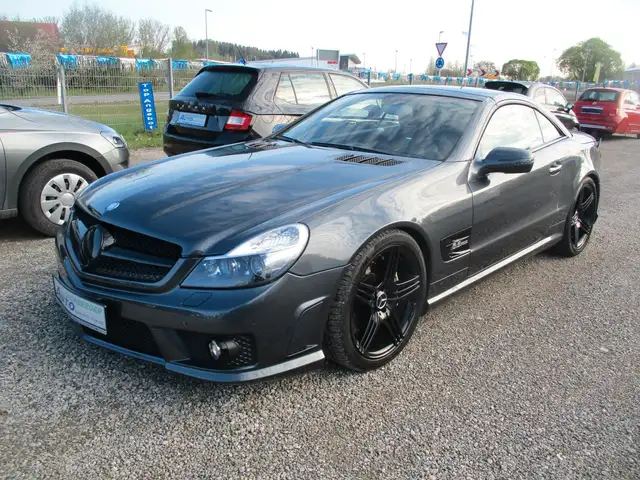 Mercedes-Benz SL 63 AMG Top-Zustand Sommerfahrzeug
